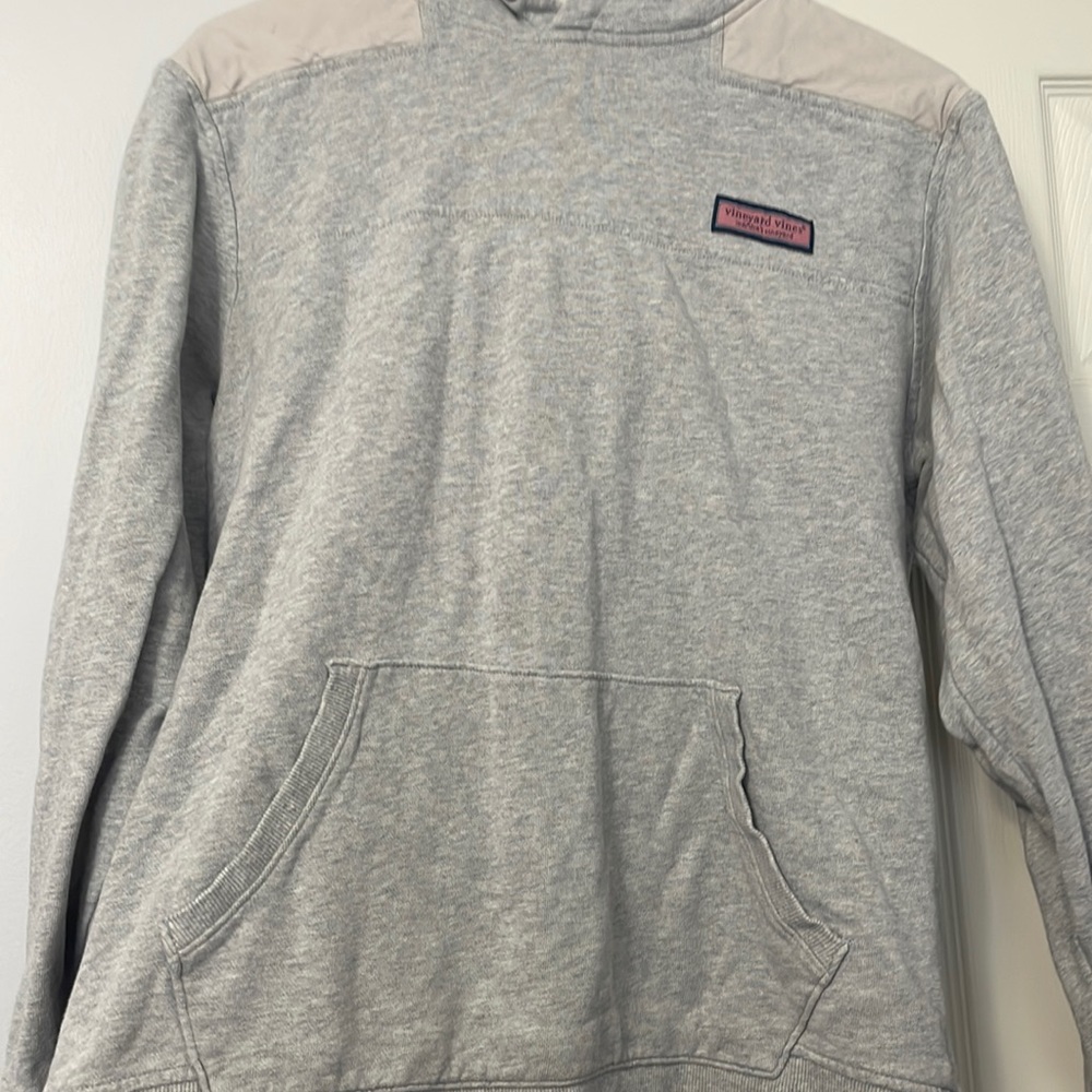 Men’s vineyard vines hoodie good used condition